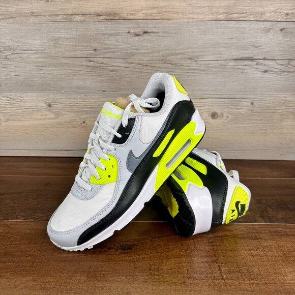 Nike Air Max 90 GTX Mens Size 11 Summit White Cool Grey Volt Black FD5810 102 - Picture 1 of 9
